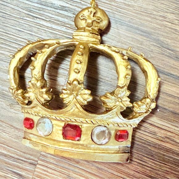 Vintage Set of 14 Gold Crown Ornaments Gold with Green Red And Clear Gem Accents - Picture 10 of 15
